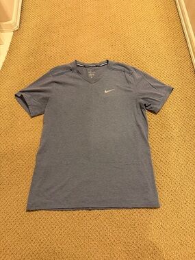 Nike Dri-Fit V-Neck Running Workout Training T-Shirt (Men’s Size Large)